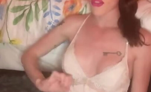 Carrie Emberlyn  Instructional Video on How to Make Your Tgirl Date Get Rock Hard For You!