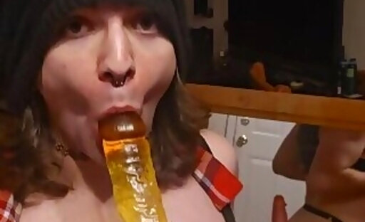 Trans girl shows off her deepthroat