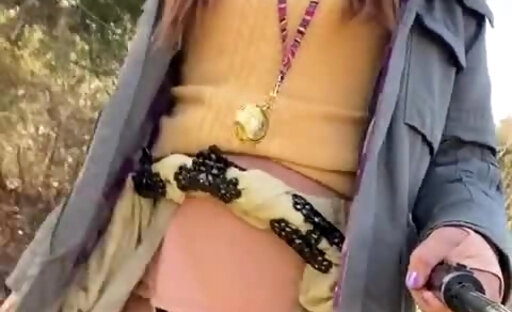 No154 Walking on the bank with tuck exposure