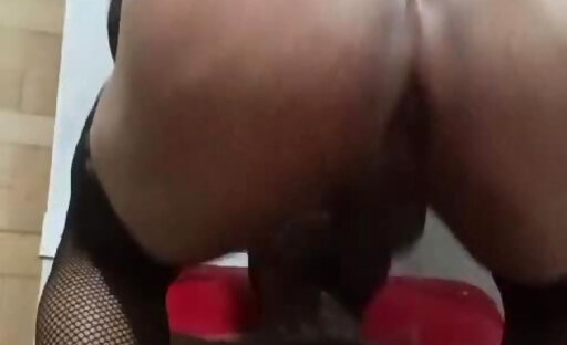 Linda travesti es follada por negro vergon