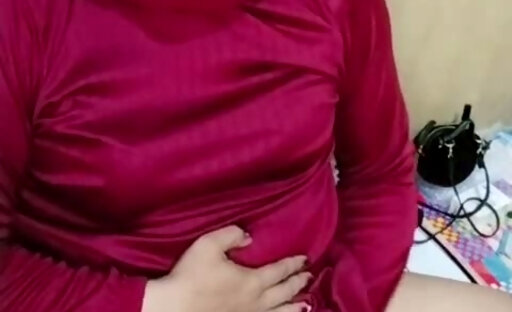 Hijab Transgender Ivvy in Red Outfit Doing Masturbating and Dildo Riding