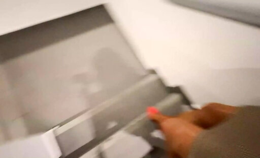 I piss in my business outfit on my nylonlegs