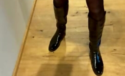 Crinkling PVC Boots Wank