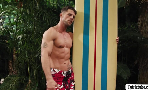 Handsome surfer fucks the ass of shemale in the jungle