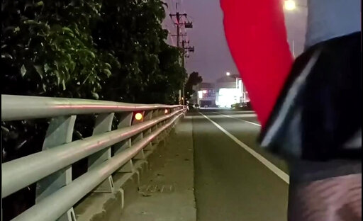 Carry out the audience's instructions during live broadcast until ejaculation .20.(@04:17)