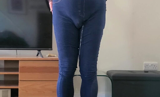 sissy pissing her jeans