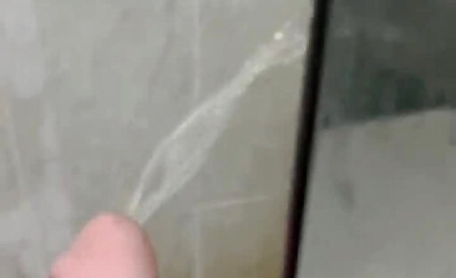 Trans aliviando a mangueira