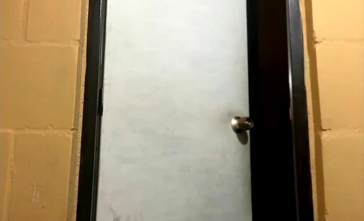 se masturba su polla