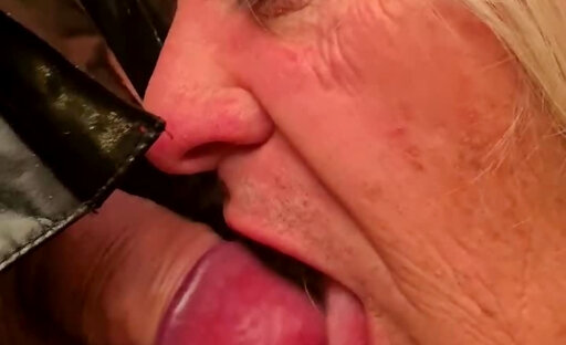 Sucking and rimming a mature crossdresser
