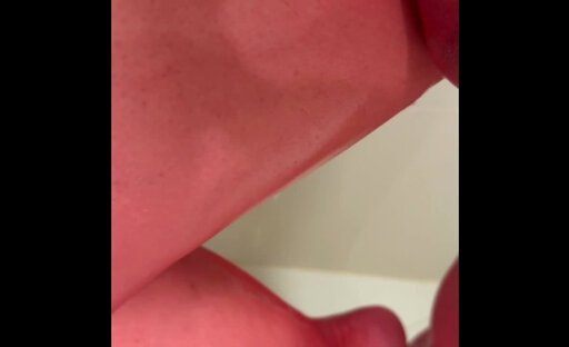 Peeing in red pantyhose