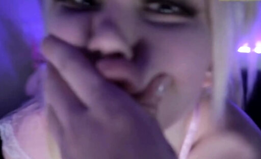 Amazing skin blond tranny analized deep