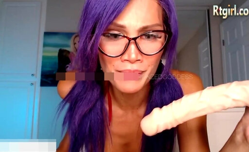 blue hair shemale in glasses takes big dildo in her tight ass and mouth