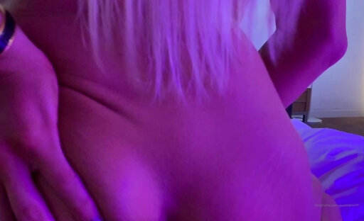 Aurora North takes a cock reverse cowboy