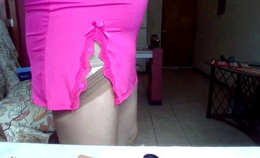 Me Sara in pink