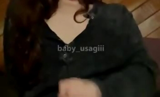 hottie with glasses cums