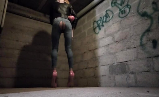 StrinG?Fuck My Jean's BarBie Trav dans le local Technique, Talons Aiguilles 18cm Roses.