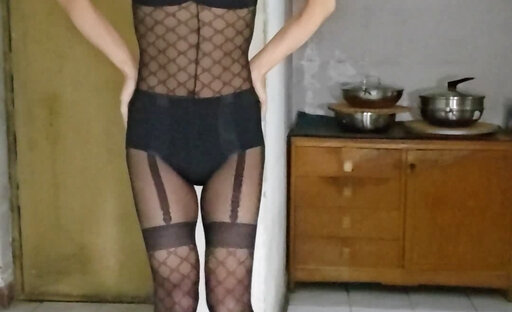 crossdress VID_20241227_184210