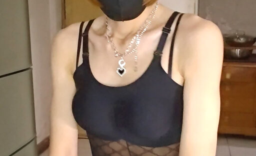 crossdress VID_20241227_171033