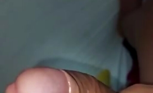 Mamando e engolindo toda a gala travesti