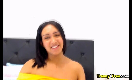 Tranny in yellow wants to give you a lap dance