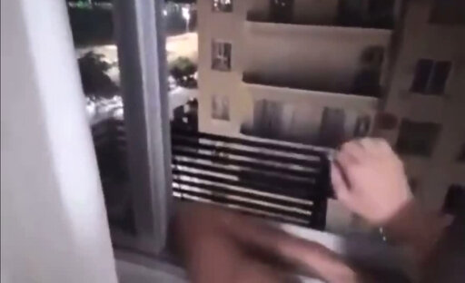 Sendo feito de puta pela travesti linda