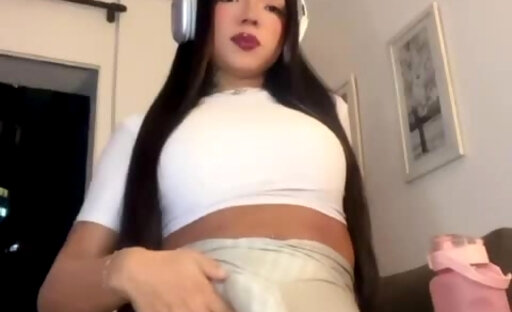 Mamei essa travesti com muito tesão e engoli tudo