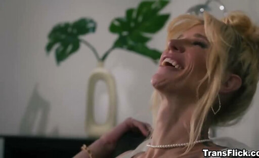 Ex Employee Destiny Mira seduces HR representative Gray Perrier