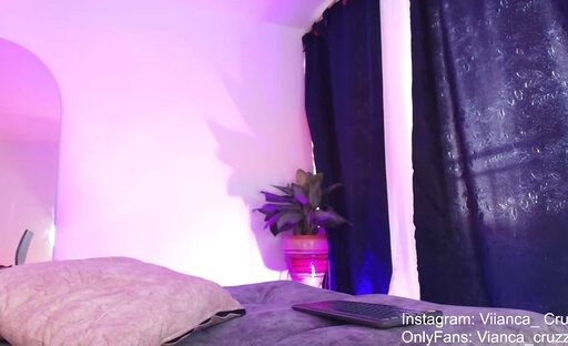 Vianca_Cruzz's Room