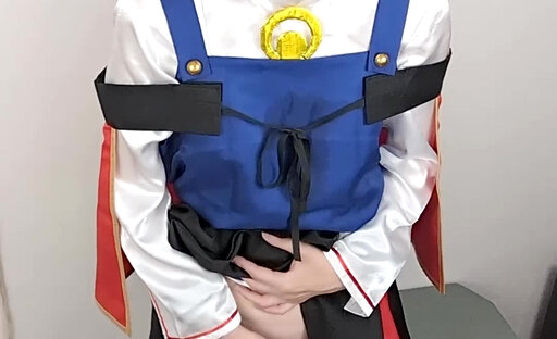 Cosplayer playing with a automatic toy