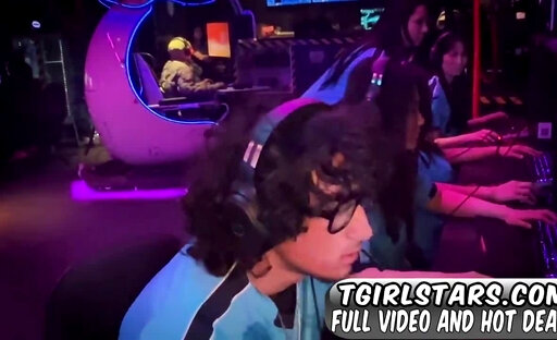 Gamer Girl Bareback Avery Lust