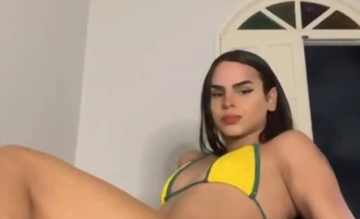 Horny Latina loves Dildo and her dick