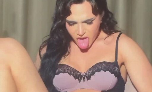 Tesão de ninfeta pauzuda