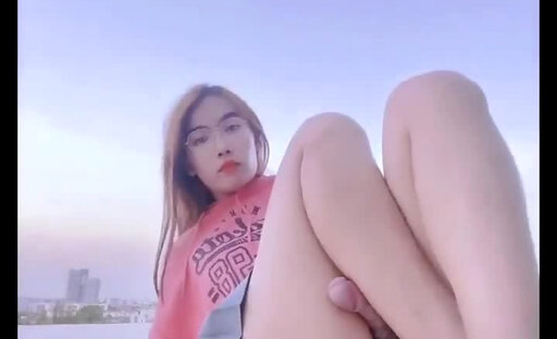 Cute asian no hand rubbing cum